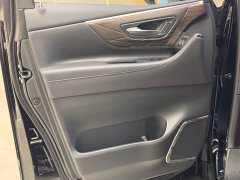 Toyota Vellfire Crown Hybrid 2.5L Executive Premier Edition - photo 14
