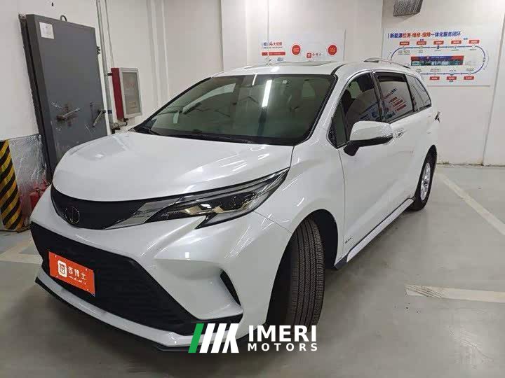 Toyota Gravia 2.5L Hybrid Comfort Edition