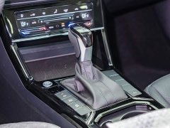 Volkswagen Passat Outstanding Edition 380TSI Dragon Ascendant Version - фото 12