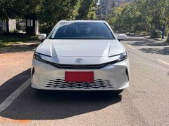 Toyota Camry Hybrid 2.0L HGVP Luxury - фото 2