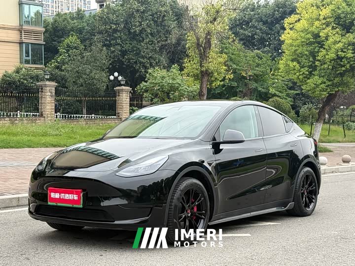 Tesla Model Y Facelift Rear-Wheel Drive