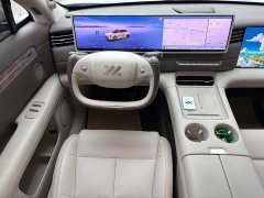 IM Motors Zhiji LS6 Pure Electric Max - photo 13