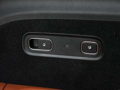 Li Auto L9 Pro - ფოტო 14