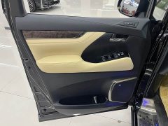 Toyota Vellfire Crown Hybrid 2.5L HV Luxury Edition - photo 20