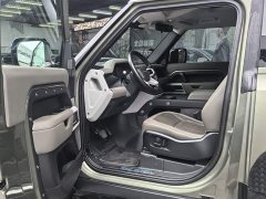 Land Rover Defender 90 P400 Classic Heritage Edition - ფოტო 4