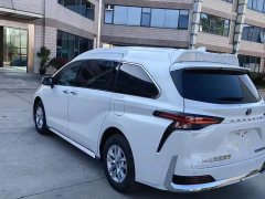 Toyota Sienna 2.5L Hybrid FWD Comfort - photo 3
