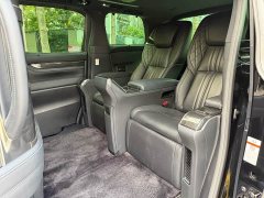 Lexus LM 300h Four-Seat Royal Edition - ფოტო 10