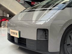 Li Auto Li Xiang MEGA Ultra - ფოტო 8