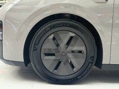 Li Auto Li Xiang MEGA Ultra - ფოტო 9