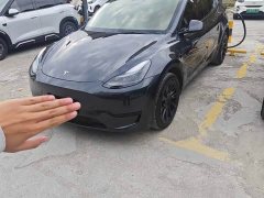 Tesla Model Y Rear-Wheel Drive - ფოტო 1