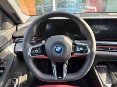 BMW i5 eDrive 35L M Sport Package - ფოტო 11