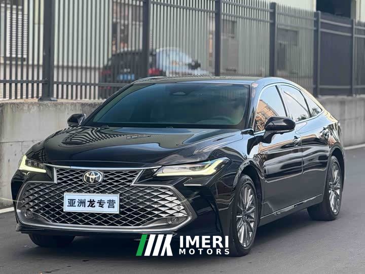 Toyota Camry Hybrid 2.5L XLE Premium - car from China