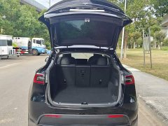 Tesla Model Y Performance All-Wheel Drive - ფოტო 11