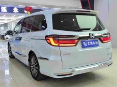 Honda Odyssey 2.0L e:HEV Luxury - ფოტო 15