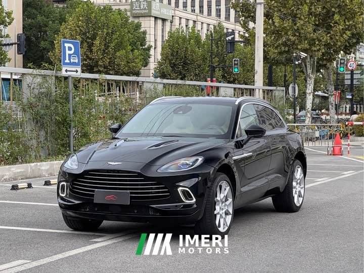 Aston Martin DBX 4.0T V8