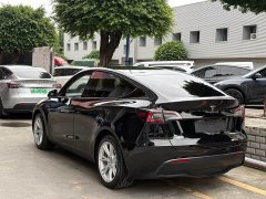 Tesla Model Y Standard Range RWD - ფოტო 13