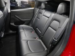 Tesla Model Y Performance All-Wheel Drive - ფოტო 9
