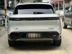 Voyah Lantu FREE Four-Wheel Drive Standard Pure Electric Exclusive Luxury Package - фото 5