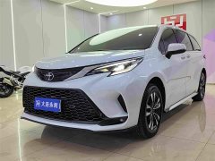 Toyota Gravia 2.5L Hybrid Luxury - фото 1
