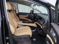 Denza D9 DM-i 980 Four-Wheel Drive Premium - ფოტო 9