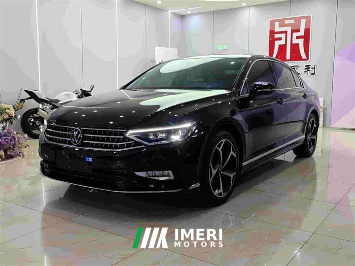 Volkswagen Magotan Zhongxiang 330TSI DSG Luxury - автомобиль из Китая