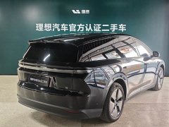 Li Auto i8 Standard Edition - ფოტო 11