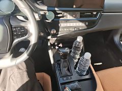 Lexus ES 200 Excellence Edition - ფოტო 9