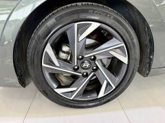 Hyundai Elantra 1.5L CVT TOP Premier Edition - photo 14