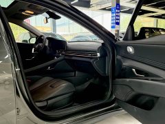Hyundai Elantra 1.5L CVT TOP Premier Edition - photo 9