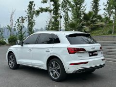 Audi Q5L 45T Luxury Dynamic - ფოტო 4
