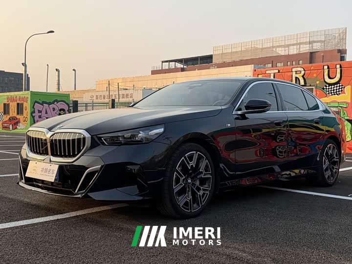 BMW 5 Series 530Li Luxury M Sport Package - автомобиль из Китая