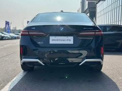 BMW i5 eDrive 35L M Sport Package - ფოტო 16