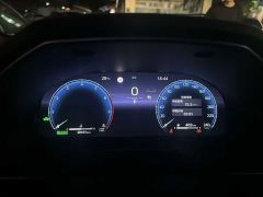 Toyota Camry Hybrid 2.5L XLE Premium - фото 10