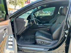 Toyota Camry Hybrid 2.5L XLE Premium - фото 4