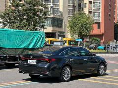 Toyota Camry Hybrid 2.5L XLE Premium - фото 5