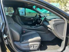 Toyota Camry Hybrid 2.5L XLE Premium - фото 7