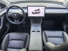 Tesla Model Y Rear-Wheel Drive - ფოტო 17