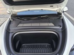 Tesla Model Y Rear-Wheel Drive - ფოტო 9