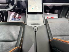 HiPhi X Flagship 6-Seater - фото 15