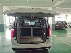 Volvo EM90 Ultra Six-Seater - ფოტო 15