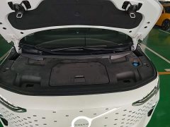Volvo EM90 Ultra Six-Seater - ფოტო 16