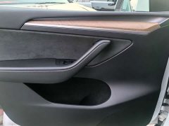 Tesla Model Y Long Range All-Wheel Drive - ფოტო 11