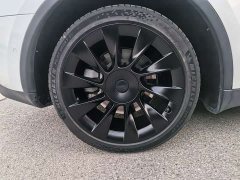 Tesla Model Y Long Range All-Wheel Drive - ფოტო 6