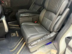 Honda Odyssey 2.0L e:HEV Luxury - ფოტო 6