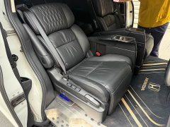 Honda Odyssey 2.0L e:HEV Luxury - ფოტო 7