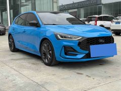 Ford Focus Hatchback EcoBoost 180 Automatic ST Line - ფოტო 3