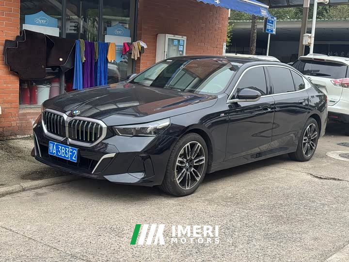 BMW 5 Series 525Li M Sport Package - car from China