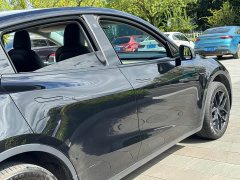 Tesla Model Y Long Range All-Wheel Drive - ფოტო 13