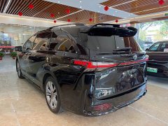 Toyota Sienna 2.5L Hybrid Premium Edition - фото 6