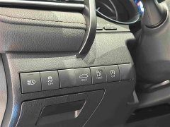 Toyota Camry 2.0G Luxury - photo 13